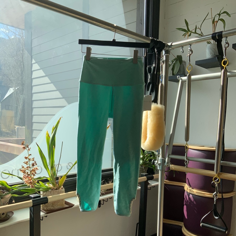 Beyond yoga 3/4 length, spring workout legging